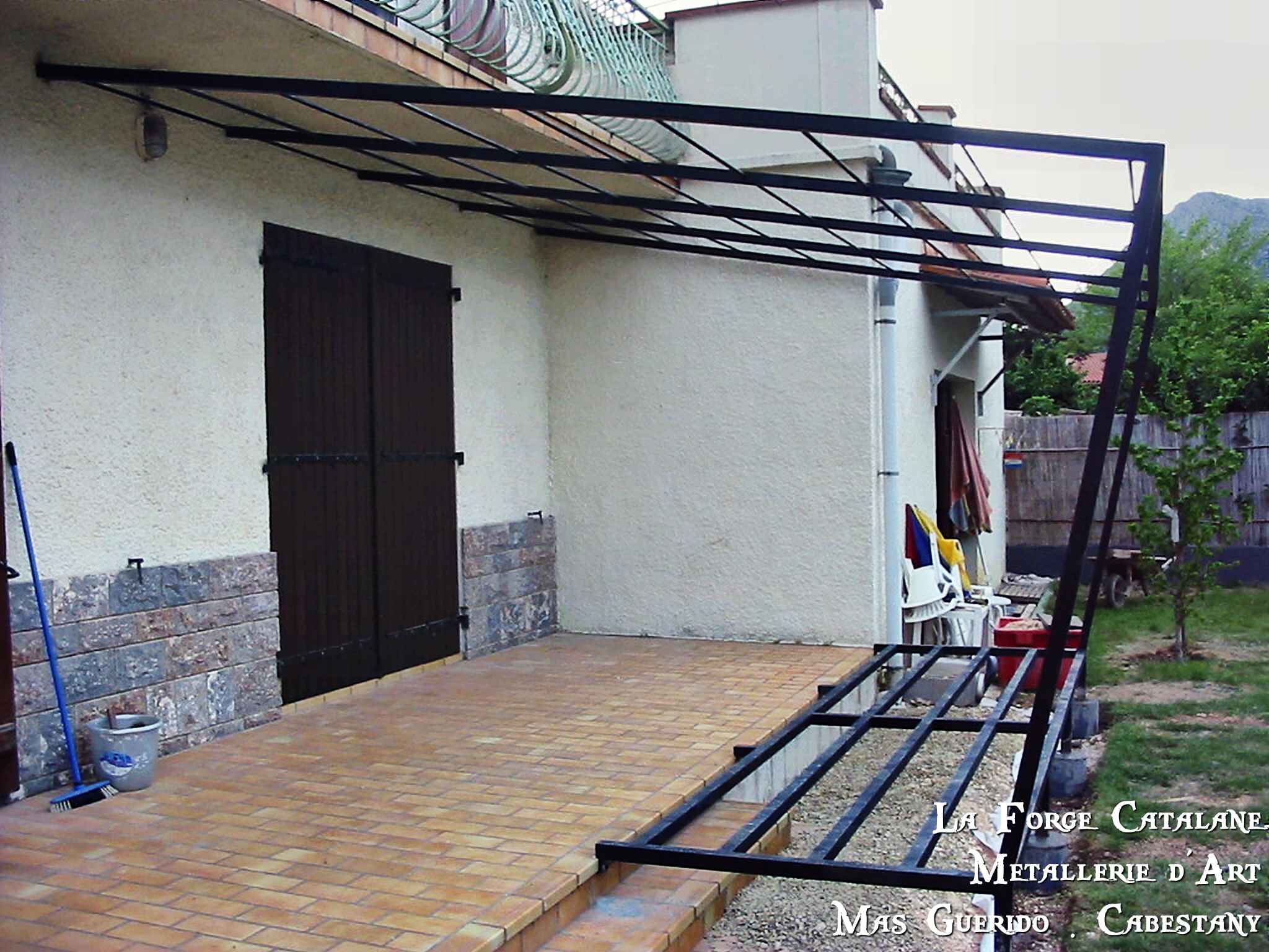 pergola toit pente tube fer Forge Catalane Cabestany.jpg